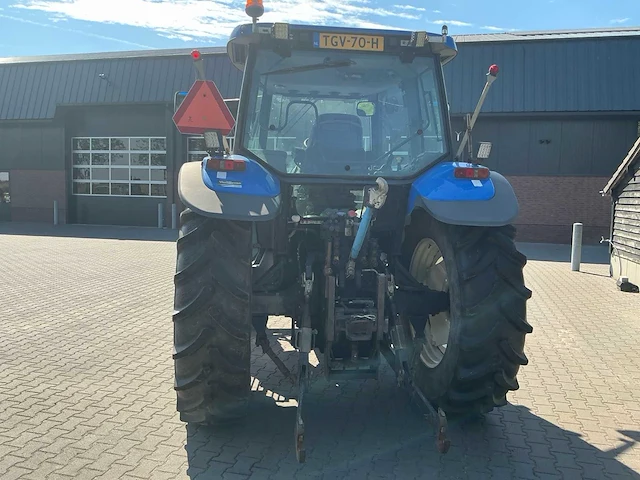 2007 new holland tm120 vierwielaangedreven landbouwtractor - afbeelding 4 van  30
