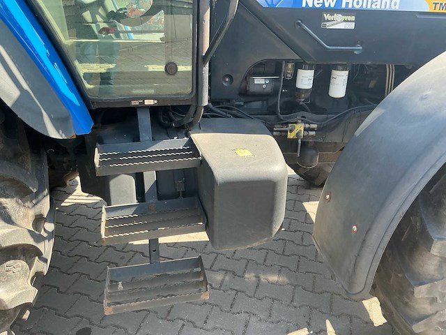 2007 new holland tm120 vierwielaangedreven landbouwtractor - afbeelding 9 van  30