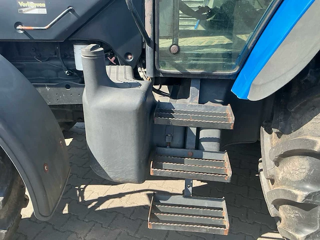 2007 new holland tm120 vierwielaangedreven landbouwtractor - afbeelding 2 van  30