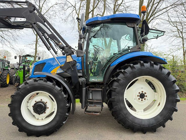 2007 new holland ts100a plus vierwielaangedreven landbouwtractor - afbeelding 12 van  17