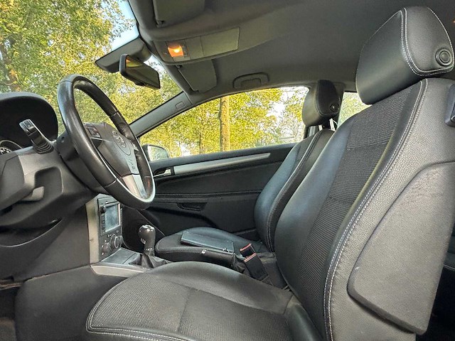 2007 opel astra gtc 1.8 cosmo | airco + cruisecontrol | personenauto - afbeelding 2 van  21