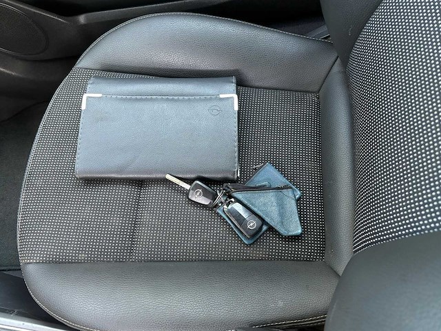 2007 opel astra gtc 1.8 cosmo | airco + cruisecontrol | personenauto - afbeelding 9 van  21