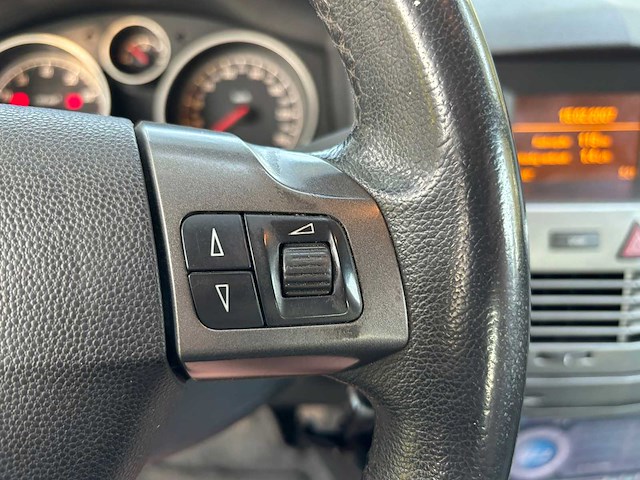 2007 opel astra gtc 1.8 cosmo | airco + cruisecontrol | personenauto - afbeelding 19 van  21