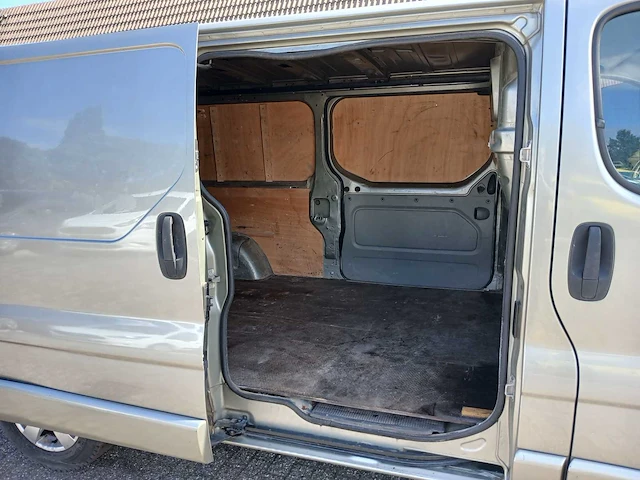 2007 opel vivaro 2.5 cdti l2h1 bedrijfswagen - afbeelding 8 van  19
