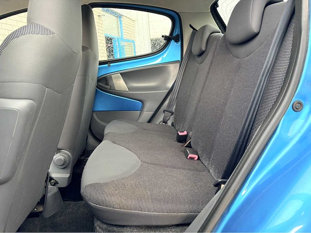 2007 peugeot 107 1.0-12v xs personenauto - afbeelding 5 van  9