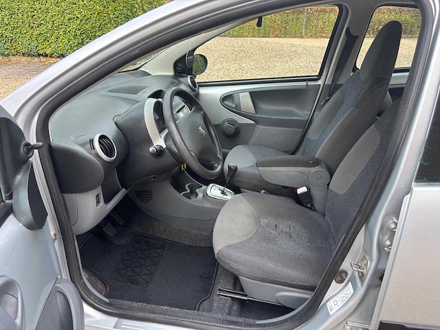 2007 peugeot 107 automaat airco 1.0-12v xs personenauto - afbeelding 5 van  7