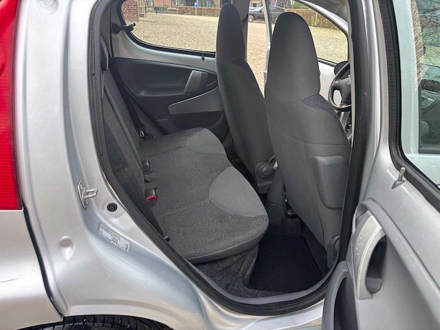 2007 peugeot 107 automaat airco 1.0-12v xs personenauto - afbeelding 7 van  7