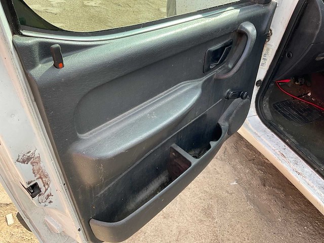 2007 peugeot partner bedrijfswagen - afbeelding 13 van  26