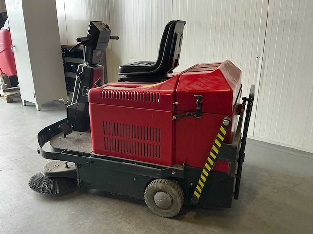 2007 portotechnica lion1200me zelfrijdende veegmachine - afbeelding 12 van  18