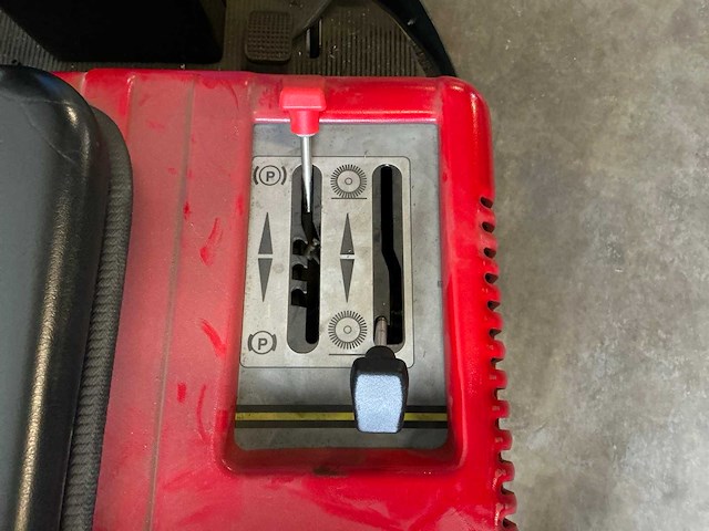 2007 portotechnica lion1200me zelfrijdende veegmachine - afbeelding 18 van  18