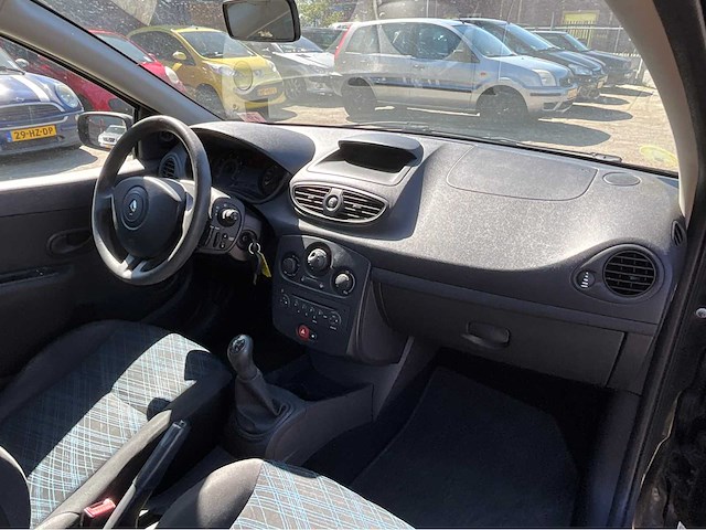 2007 renault clio 1.4-16v bns line personenauto - afbeelding 9 van  27