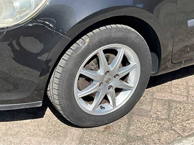 2007 renault clio 1.4-16v bns line personenauto - afbeelding 16 van  27