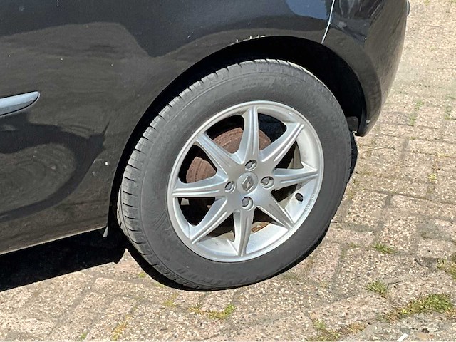 2007 renault clio 1.4-16v bns line personenauto - afbeelding 19 van  27