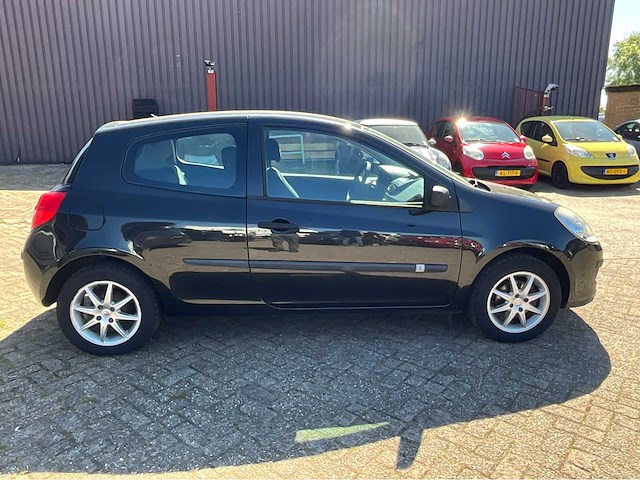 2007 renault clio 1.4-16v bns line personenauto - afbeelding 22 van  27