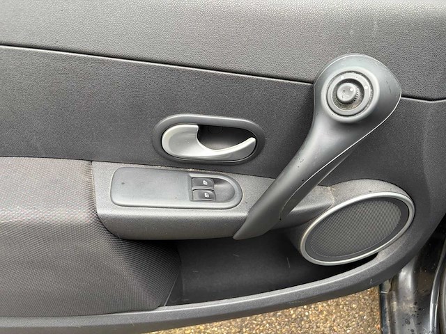 2007 renault clio 1.4-16v dynamique personenauto - afbeelding 11 van  11
