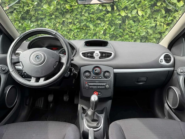 2007 renault clio 1.4-16v dynamique personenauto - afbeelding 2 van  19