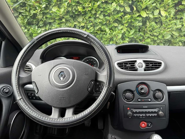 2007 renault clio 1.4-16v dynamique personenauto - afbeelding 8 van  19
