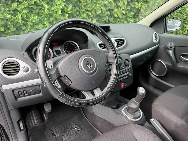 2007 renault clio 1.4-16v dynamique personenauto - afbeelding 16 van  19