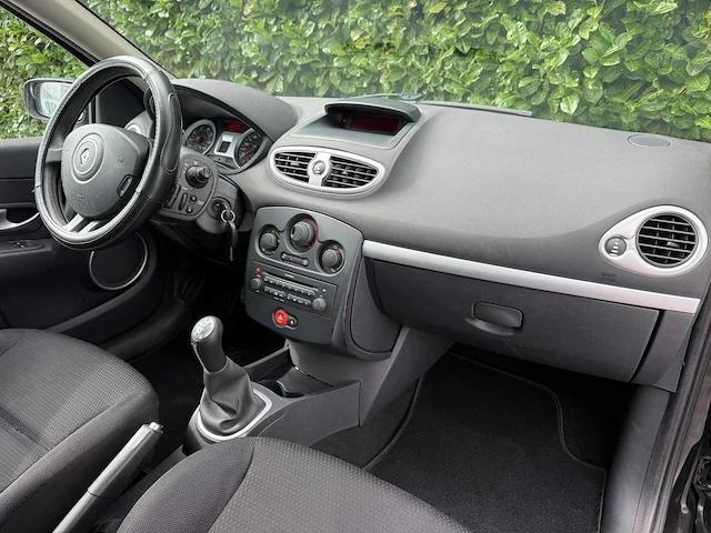 2007 renault clio 1.4-16v dynamique personenauto - afbeelding 17 van  19
