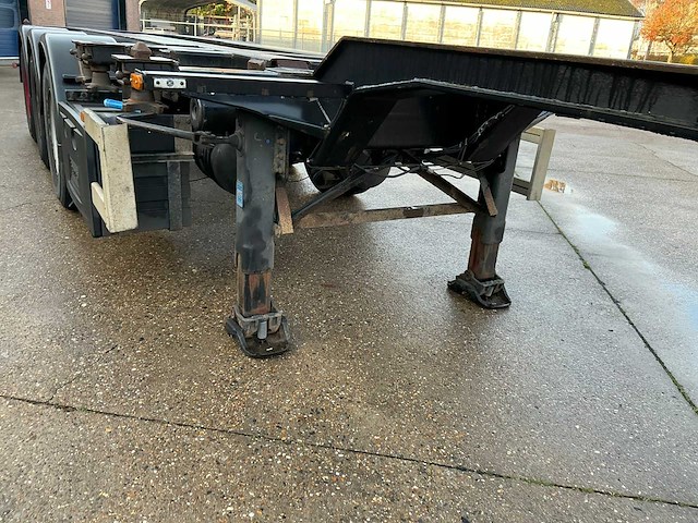 2007 renders euro 800n containerchassis oplegger - afbeelding 11 van  27