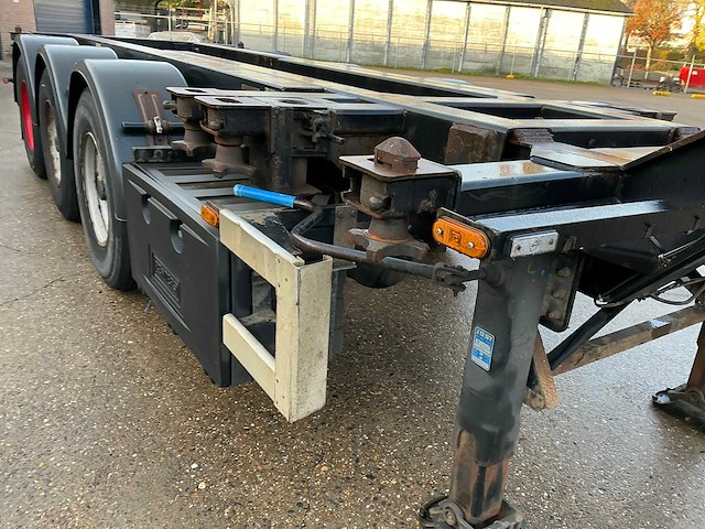 2007 renders euro 800n containerchassis oplegger - afbeelding 13 van  27