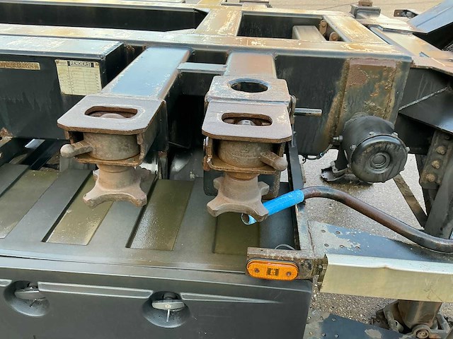 2007 renders euro 800n containerchassis oplegger - afbeelding 16 van  27