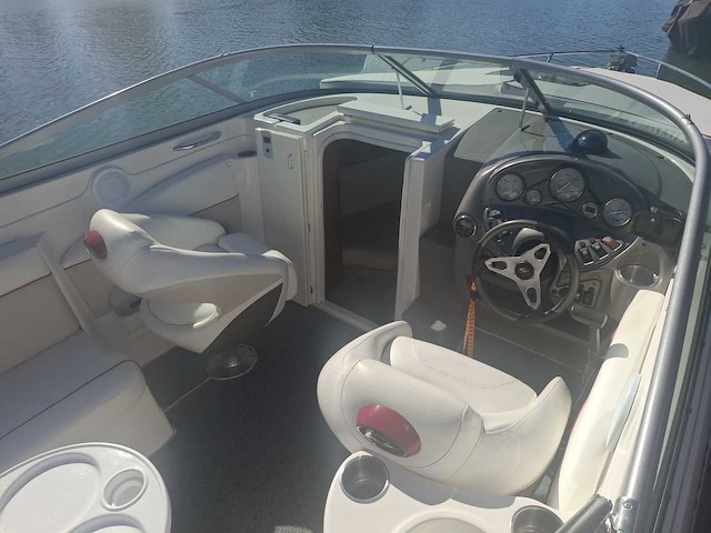 2007 rinker 246 captiva - speedboot - afbeelding 18 van  32