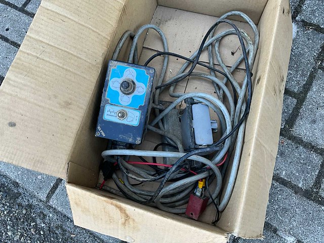 2007 robert bmv33 - bg5 voermengbak - afbeelding 13 van  20