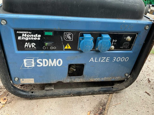2007 sdmo alize 3000 noodstroomaggregaat - afbeelding 2 van  3
