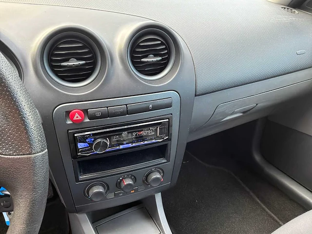 2007 seat ibiza 1.4-16v trendstyle personenauto - afbeelding 2 van  23
