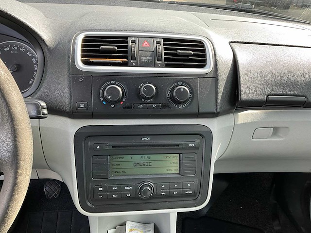 2007 skoda fabia 1.4 personenauto 69-xj-rg - afbeelding 14 van  37