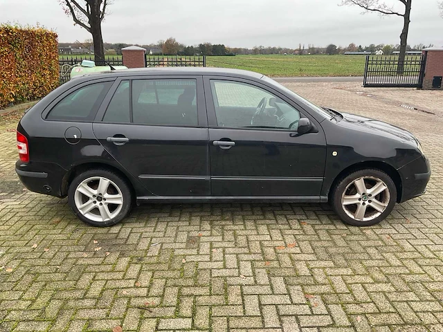 2007 skoda fabia 16v combi personenauto - afbeelding 8 van  13