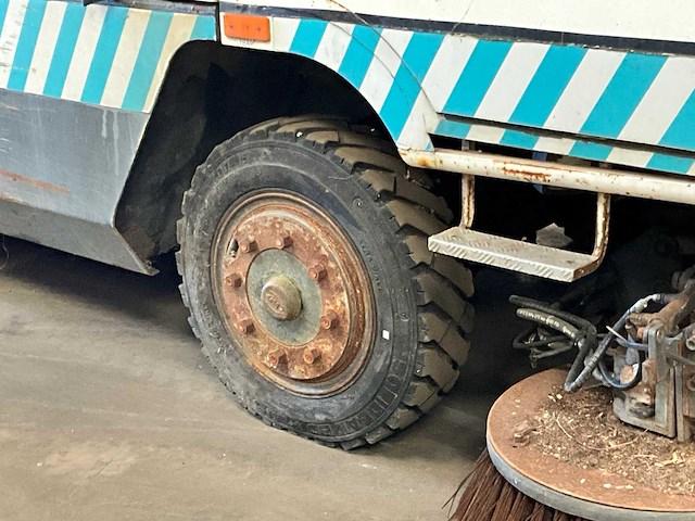 2007 tennant onbekend straatveegmachine - afbeelding 13 van  22