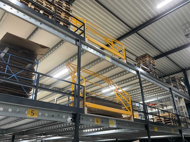 2007 twinfloor 2-etage entresolvloer 32x28mtr - afbeelding 7 van  12