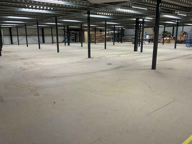 2007 twinfloor 2-etage entresolvloer 32x28mtr - afbeelding 10 van  12