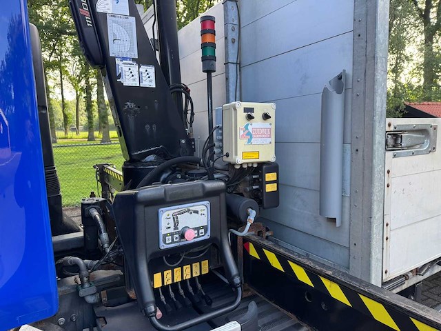 2007 volvo fe240 machinetransporter + hiab 111b-3 duo kraan vrachtwagen - afbeelding 7 van  19
