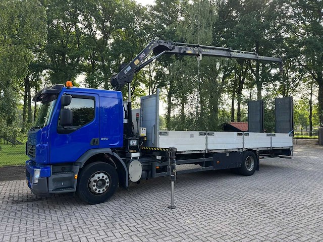 2007 volvo fe240 machinetransporter + hiab 111b-3 duo kraan vrachtwagen - afbeelding 1 van  19