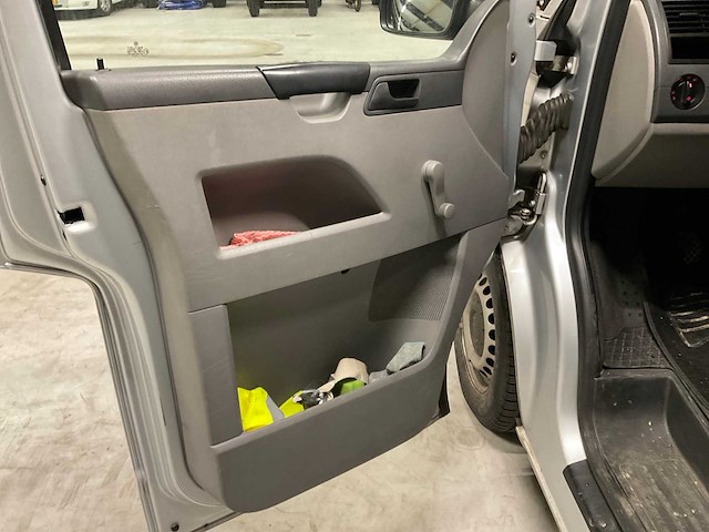 2007 youngtimer volkswagen transporter t5 bedrijfswagen (lpg) - afbeelding 11 van  28