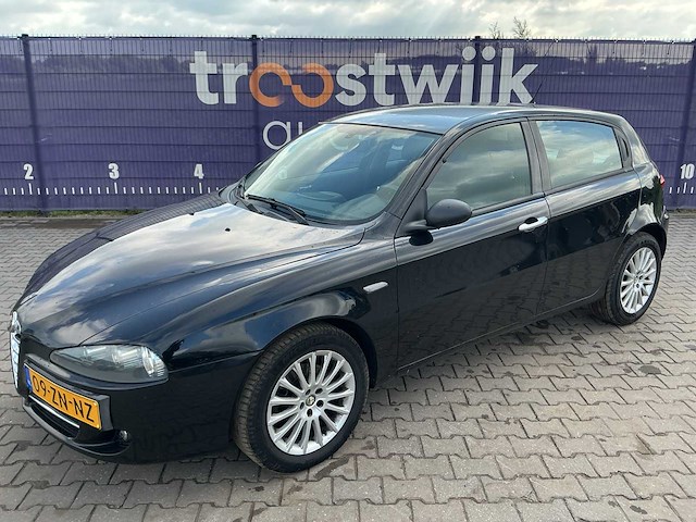 2008 - alfa romeo - 147 - 1.6 ts progression - personenauto - afbeelding 1 van  12