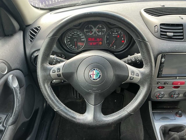 2008 - alfa romeo - 147 - 1.6 ts progression - personenauto - afbeelding 11 van  12