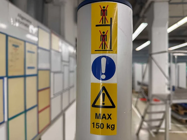 2008 - hallins - newton elektrisch lifttafel - heftafel - afbeelding 4 van  8