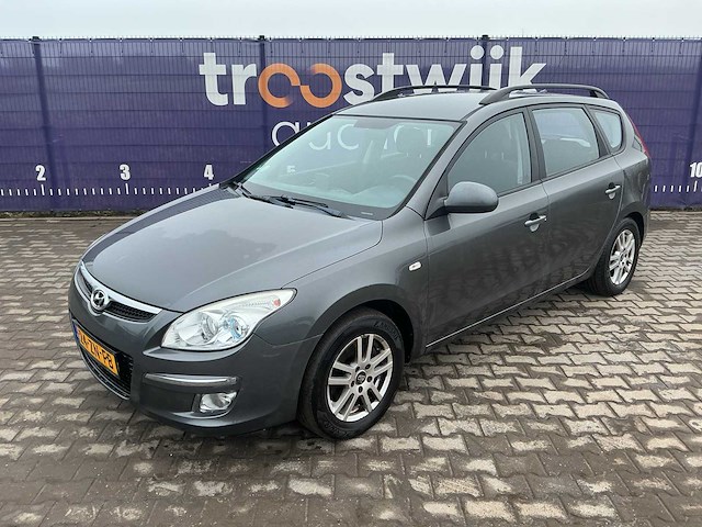 2008 - hyundai - i30 cw - 1.6i dynamic - personenauto - afbeelding 1 van  12