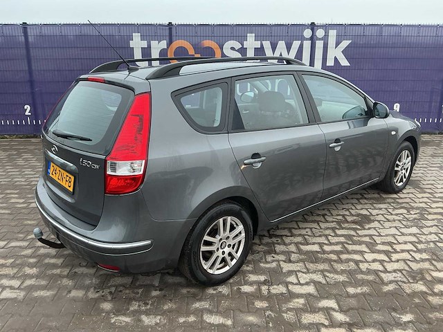 2008 - hyundai - i30 cw - 1.6i dynamic - personenauto - afbeelding 4 van  12
