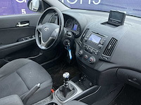 2008 - hyundai - i30 cw - 1.6i dynamic - personenauto - afbeelding 7 van  12