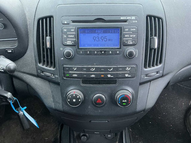 2008 - hyundai - i30 cw - 1.6i dynamic - personenauto - afbeelding 8 van  12