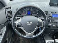 2008 - hyundai - i30 cw - 1.6i dynamic - personenauto - afbeelding 9 van  12