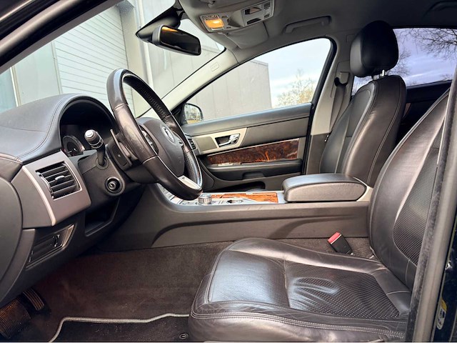 2008 - jaguar - xf - personenauto - afbeelding 2 van  10
