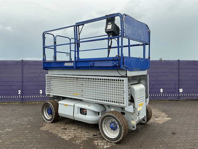 2008 - jlg - 4069le - 4x4 - schaarhoogwerker - afbeelding 1 van  6