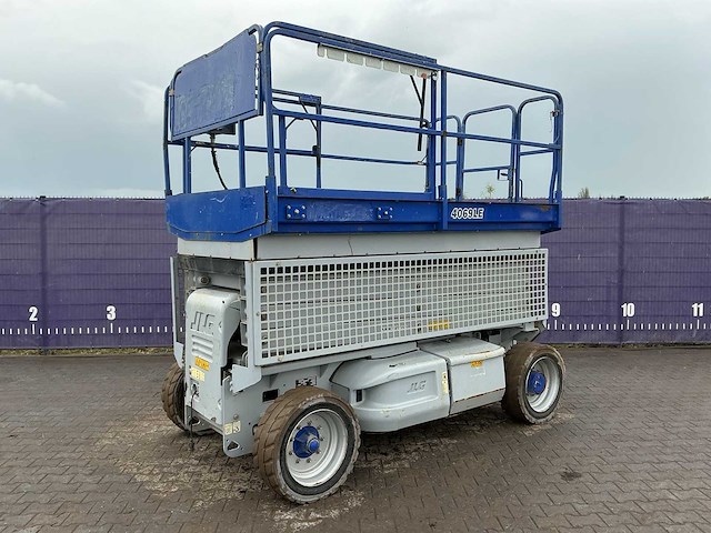 2008 - jlg - 4069le - 4x4 - schaarhoogwerker - afbeelding 1 van  9