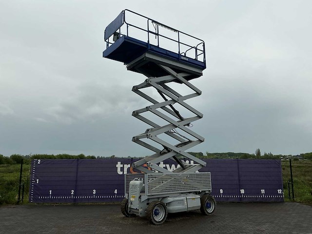 2008 - jlg - 4069le - 4x4 - schaarhoogwerker - afbeelding 6 van  9